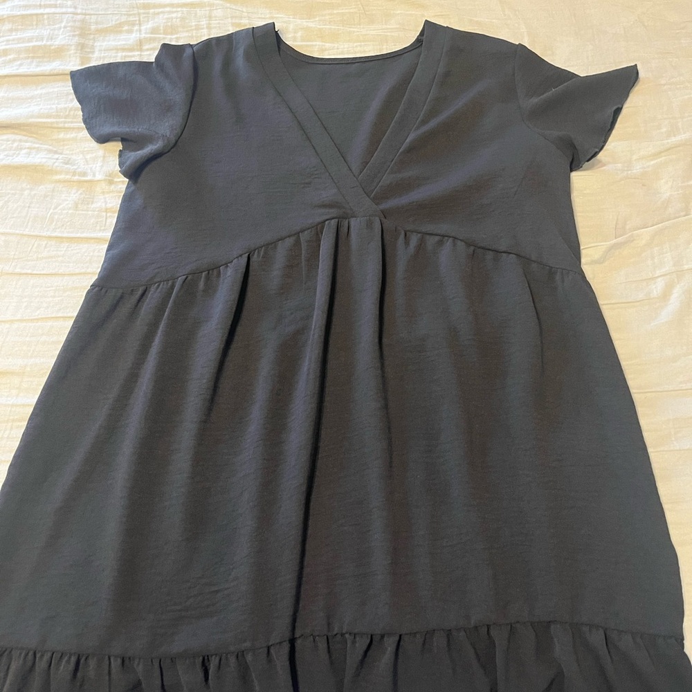 cute black dress!